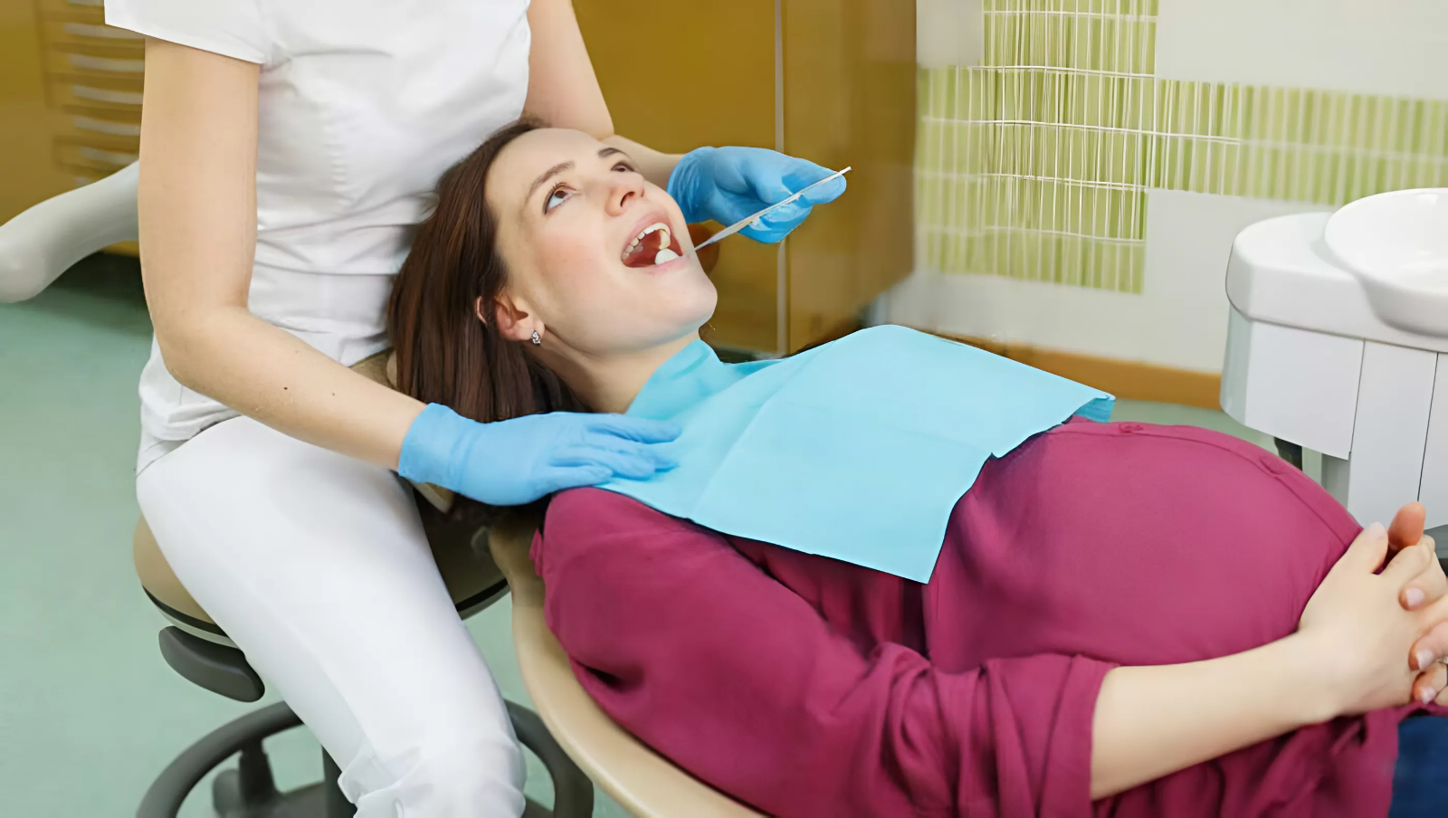 Tam cá nguyệt thứ hai là giai đoạn lý tưởng để mẹ bầu làm răng sứ (Nguồn: St)